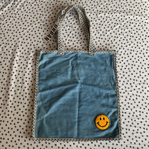 Urban Outfitters Handbags - ⚡️FLASH SALE UO denim tote bag! NWT